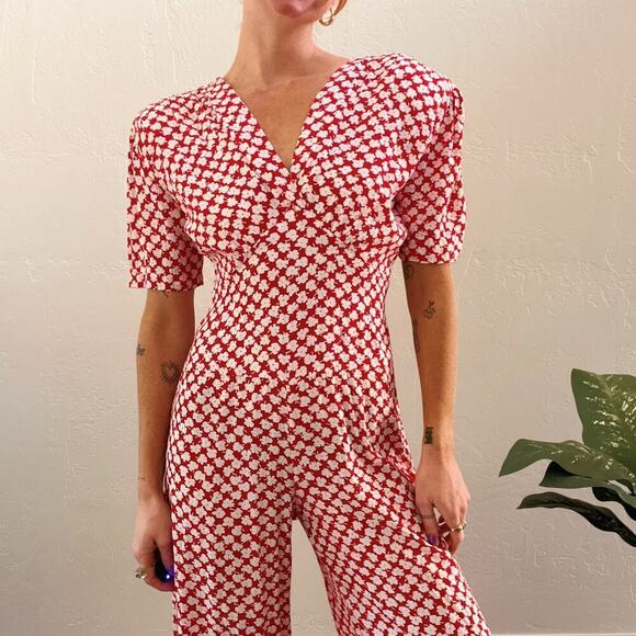 Vintage 1980's Red Floral Short Sleeve Cropped Jumpsuit - Picture 6 of 8